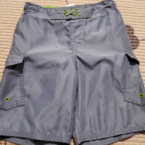 Boys Board Shorts & Rash Guard - Picture 2 of 6